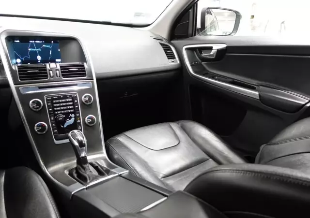 VOLVO XC 60 D4 AWD Summum