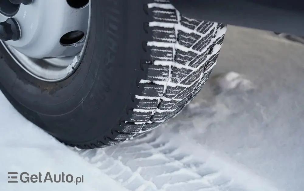 IVECO DAILY 65-170   / CHŁODNIA / AGREGAT XARIOS 300 / WINDA / AUTOMAT / DMC: 6 500 KG 