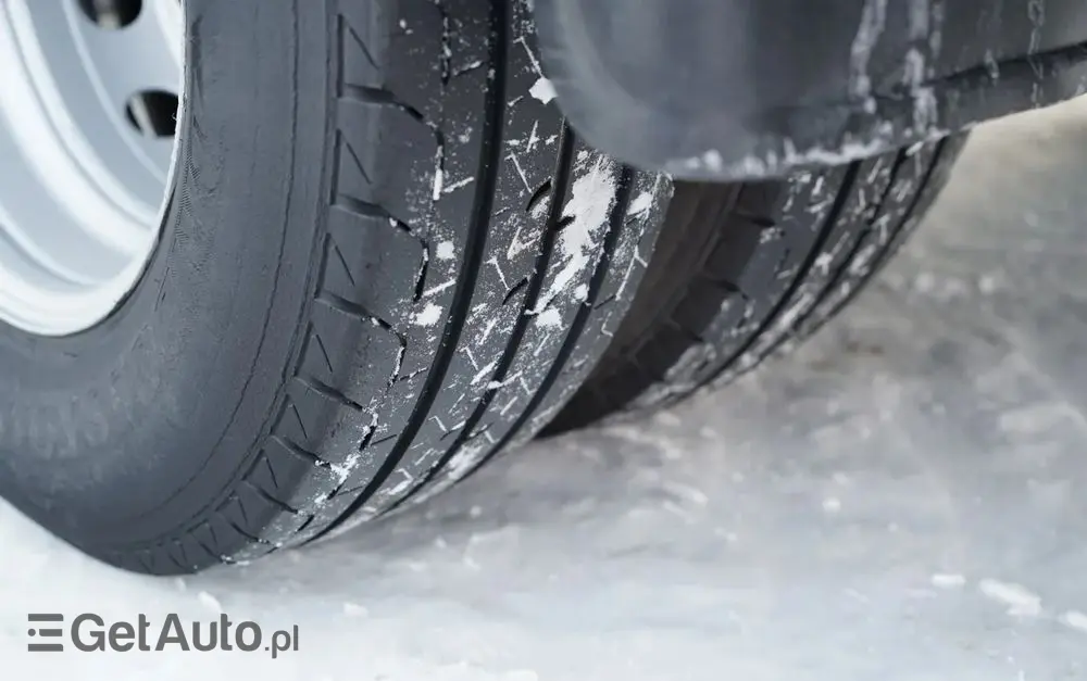 IVECO DAILY 65-170   / CHŁODNIA / AGREGAT XARIOS 300 / WINDA / AUTOMAT / DMC: 6 500 KG 