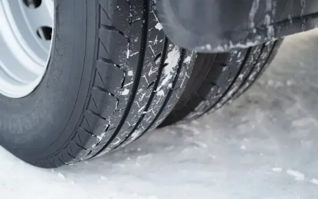 IVECO DAILY 65-170   / CHŁODNIA / AGREGAT XARIOS 300 / WINDA / AUTOMAT / DMC: 6 500 KG 