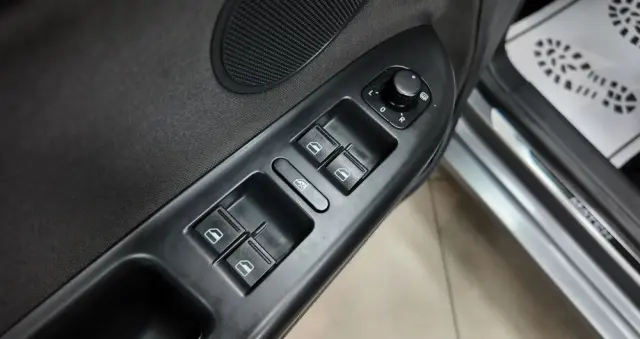 VOLKSWAGEN Golf Plus 1.6 TDI DPF MATCH