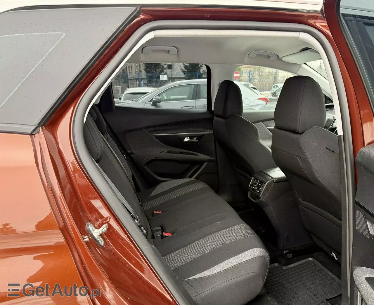 PEUGEOT 3008 1.5 BlueHDi Road Trip S&S