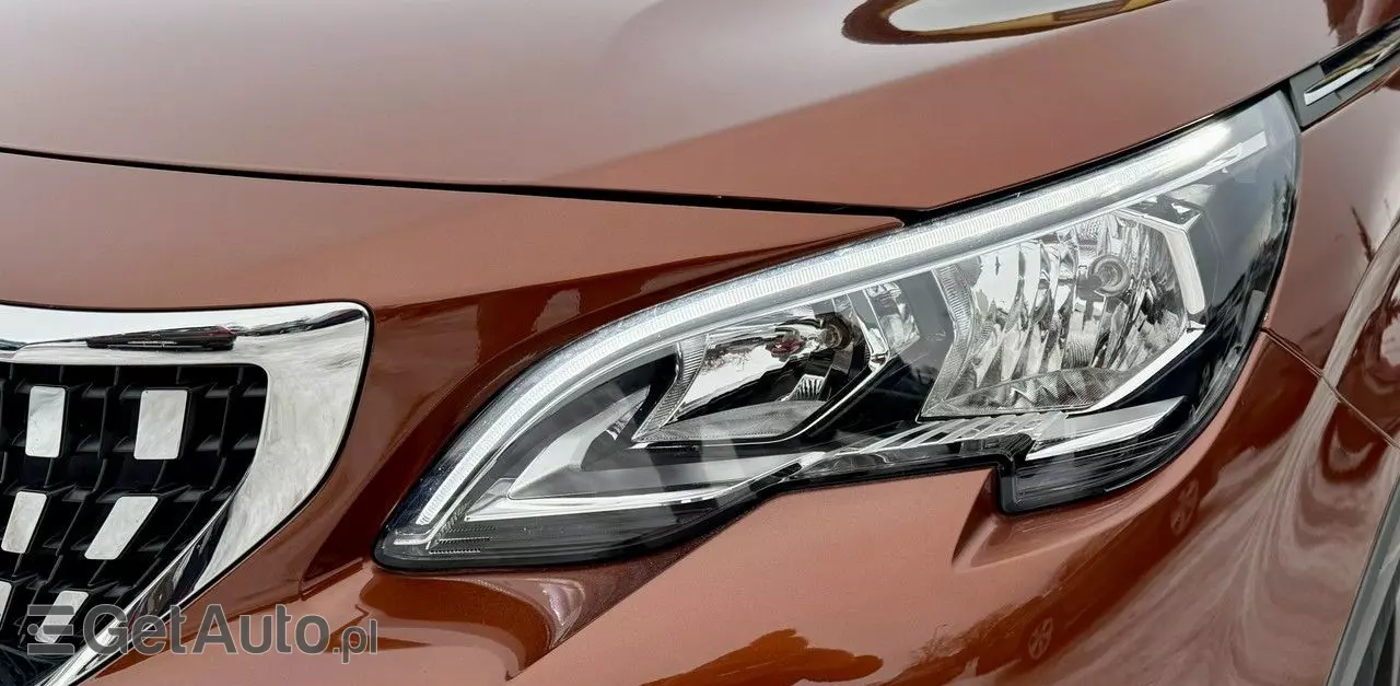 PEUGEOT 3008 1.5 BlueHDi Road Trip S&S