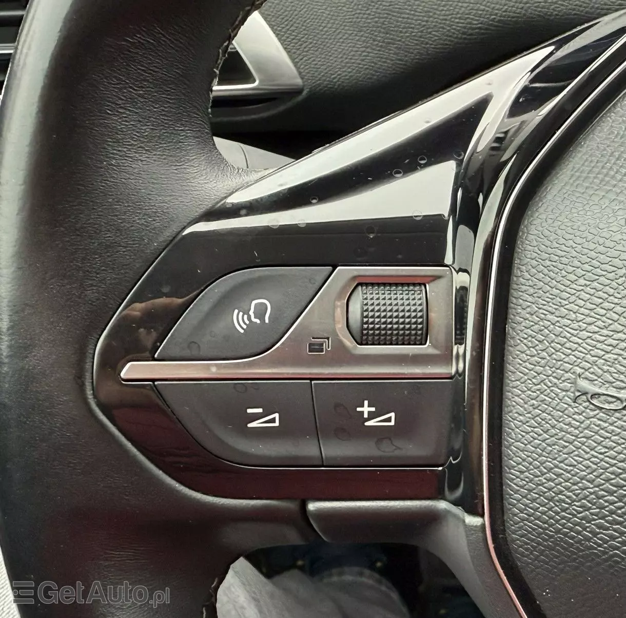 PEUGEOT 3008 1.5 BlueHDi Road Trip S&S