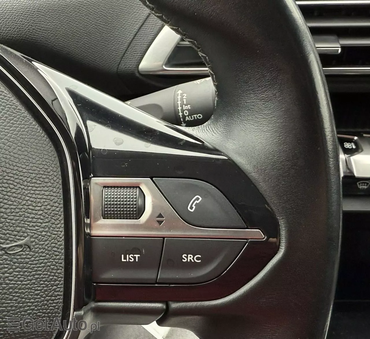 PEUGEOT 3008 1.5 BlueHDi Road Trip S&S