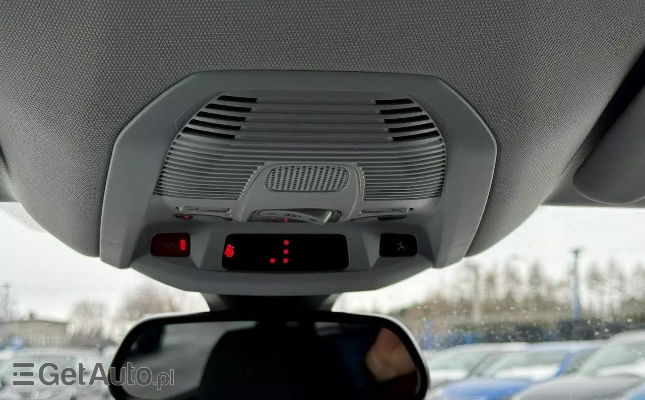 PEUGEOT 3008 1.5 BlueHDi Road Trip S&S