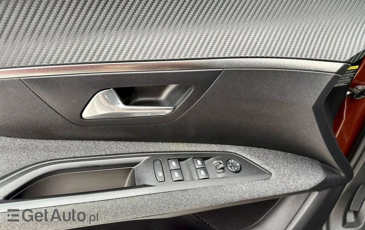 PEUGEOT 3008 1.5 BlueHDi Road Trip S&S