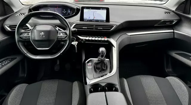 PEUGEOT 3008 1.5 BlueHDi Road Trip S&S