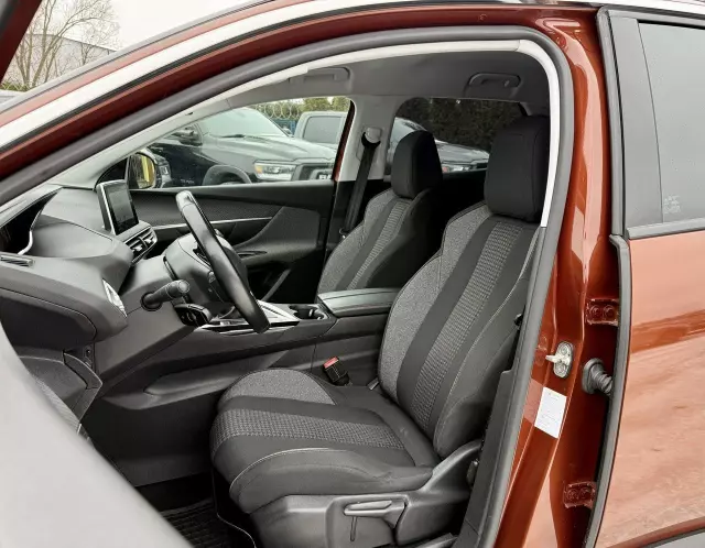 PEUGEOT 3008 1.5 BlueHDi Road Trip S&S