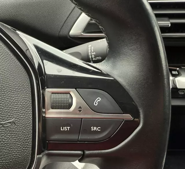 PEUGEOT 3008 1.5 BlueHDi Road Trip S&S