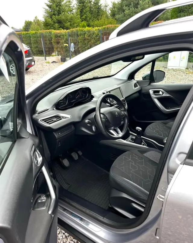 PEUGEOT 2008 1.2 VTi Allure