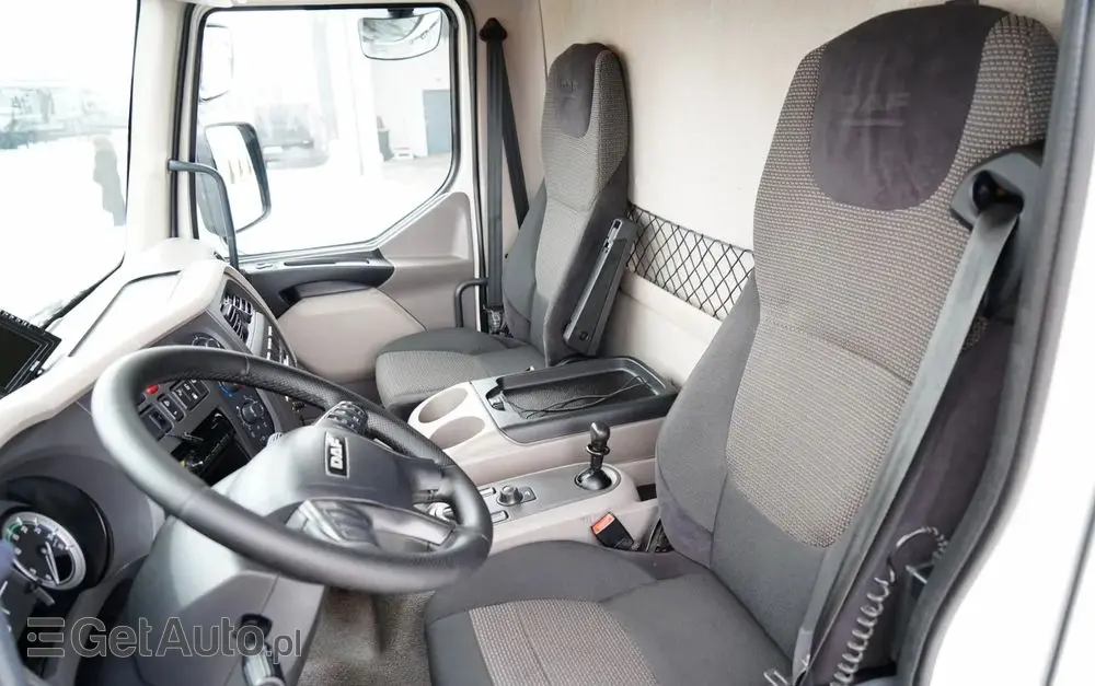 DAF LF 250 / 4X2 / SKRZYNIOWY - 7.30 + HDS HYVA HB 150XE3 / STEROWANIE RADIOWE / ROTATOR / MAX UDŹWIG: 5200 KG / EURO 6 