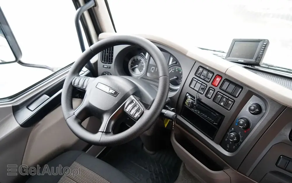 DAF LF 250 / 4X2 / SKRZYNIOWY - 7.30 + HDS HYVA HB 150XE3 / STEROWANIE RADIOWE / ROTATOR / MAX UDŹWIG: 5200 KG / EURO 6 