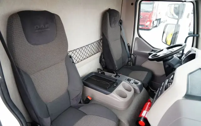 DAF LF 250 / 4X2 / SKRZYNIOWY - 7.30 + HDS HYVA HB 150XE3 / STEROWANIE RADIOWE / ROTATOR / MAX UDŹWIG: 5200 KG / EURO 6 