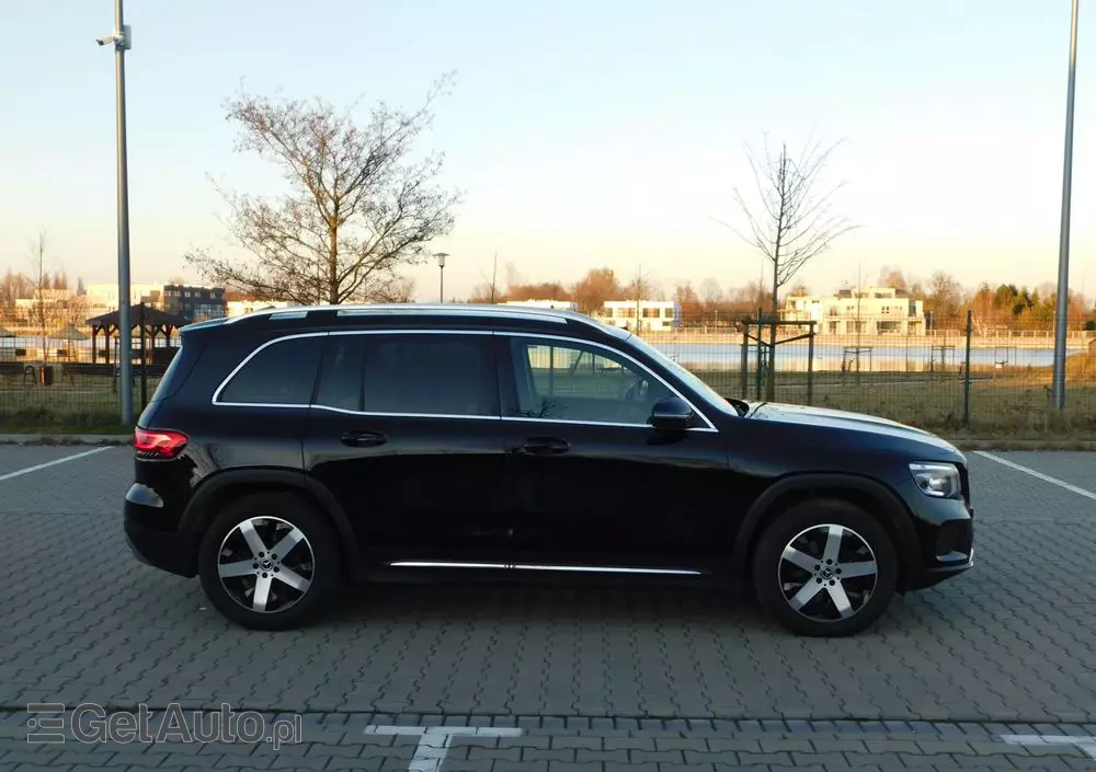 MERCEDES-BENZ GLB 200 d Progressive 8G-DCT