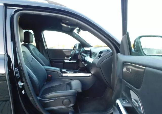 MERCEDES-BENZ GLB 200 d Progressive 8G-DCT