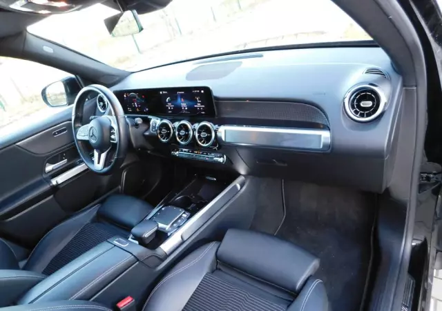 MERCEDES-BENZ GLB 200 d Progressive 8G-DCT