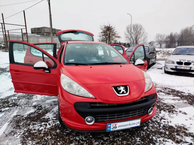 PEUGEOT 207 