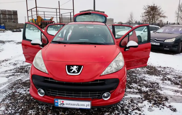 PEUGEOT 207 