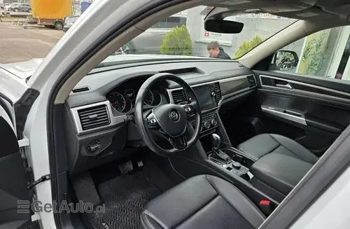 VOLKSWAGEN Atlas 