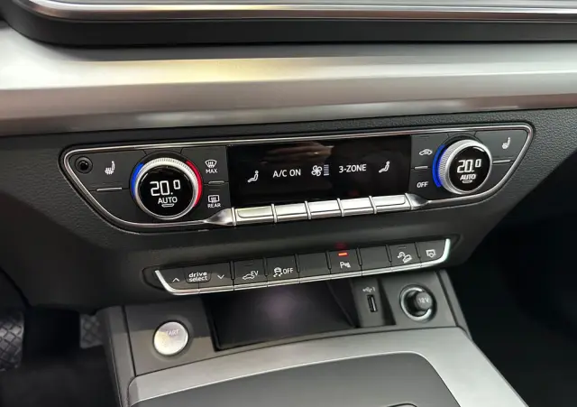 AUDI Q5 50 TFSIe quattro S tronic S line