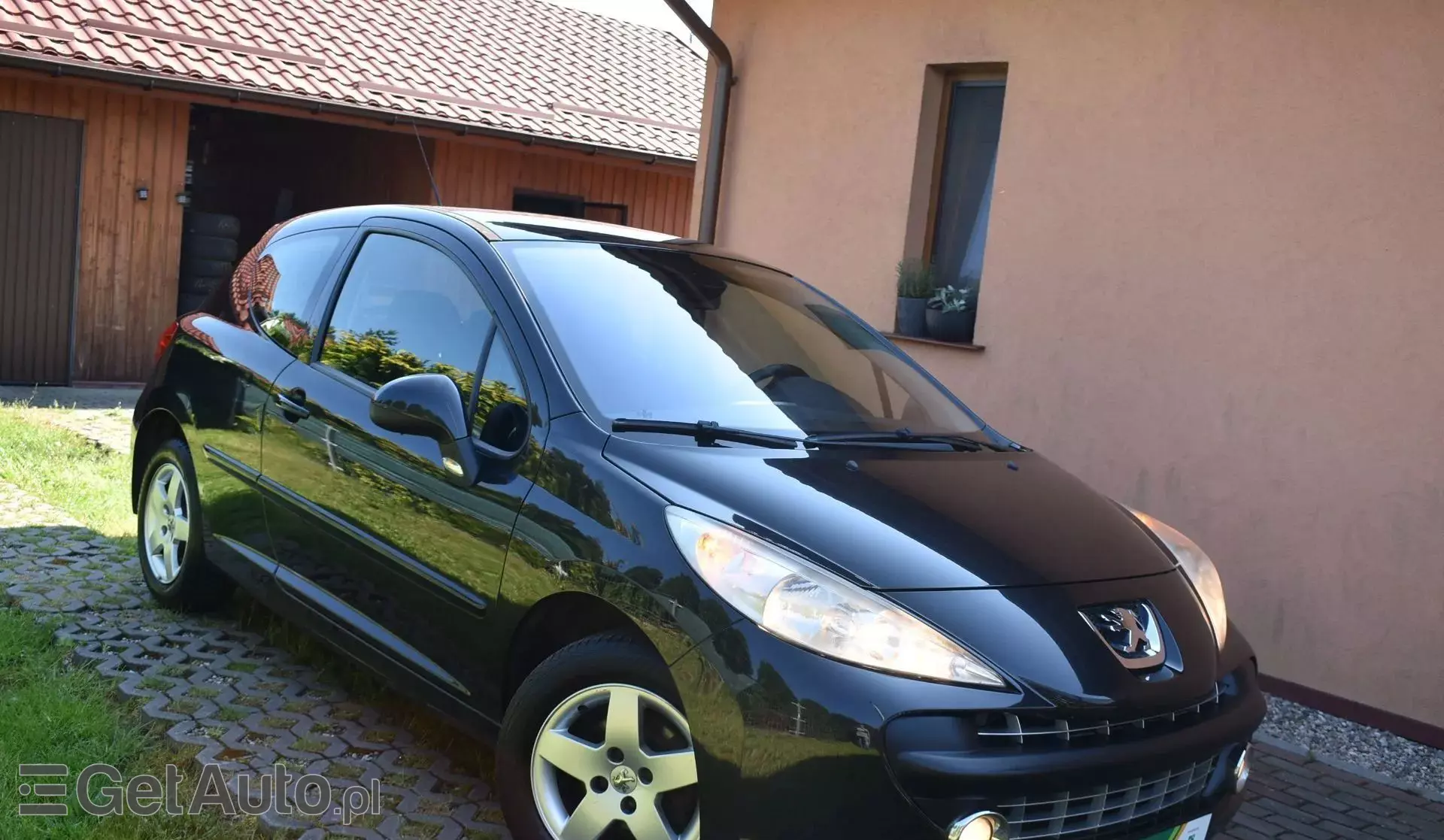 PEUGEOT 207 