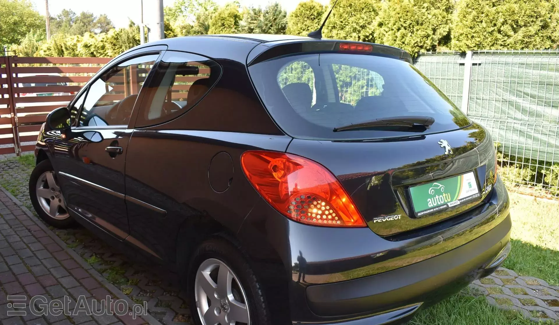 PEUGEOT 207 