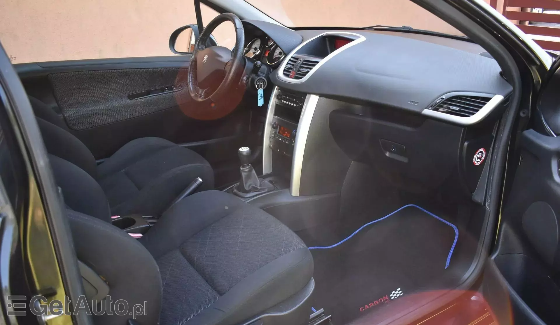 PEUGEOT 207 