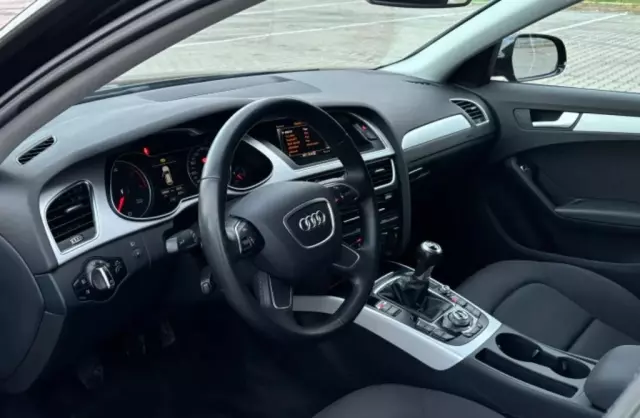 AUDI A4 