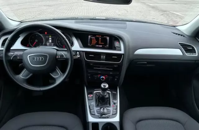 AUDI A4 