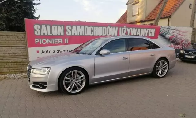 AUDI A8 