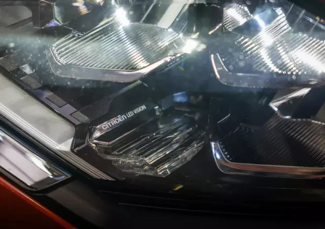 CITROËN C4 E-C4 Shine