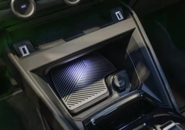 CITROËN C4 E-C4 Shine