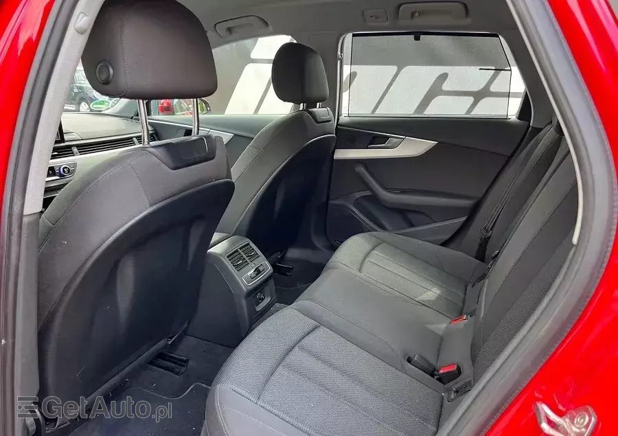 AUDI A4 Avant 35 TFSI S line