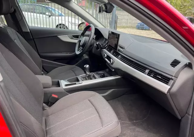 AUDI A4 Avant 35 TFSI S line