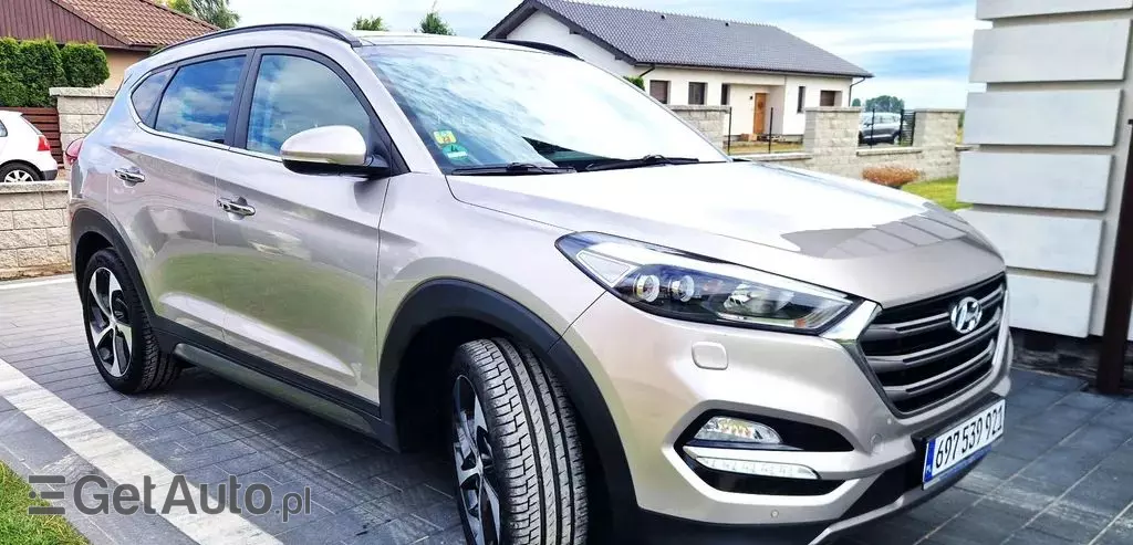 HYUNDAI Tucson 