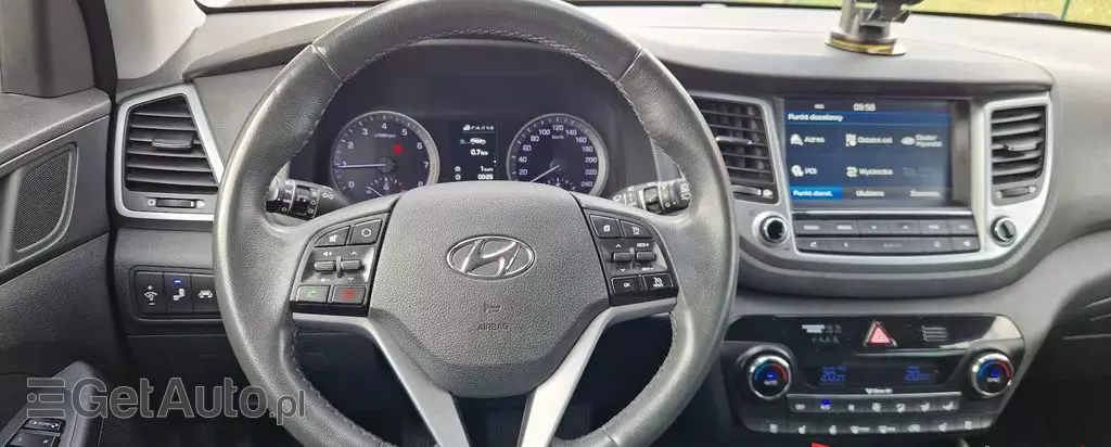 HYUNDAI Tucson 