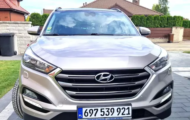 HYUNDAI Tucson 