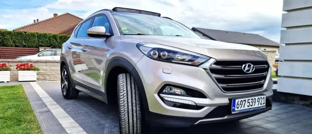 HYUNDAI Tucson 