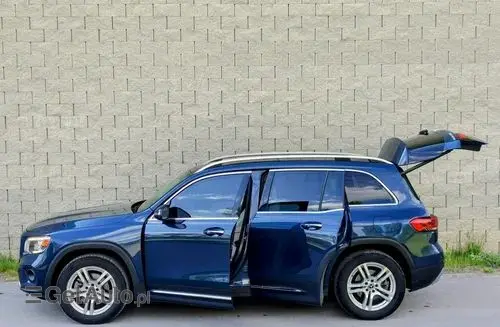 MERCEDES-BENZ GLB 