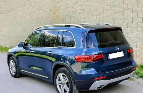 MERCEDES-BENZ GLB 