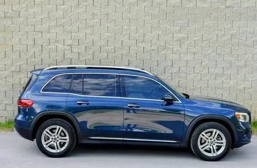 MERCEDES-BENZ GLB 