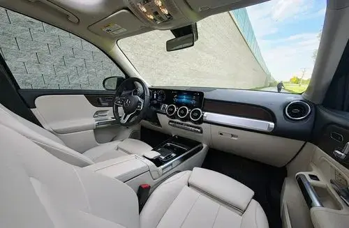 MERCEDES-BENZ GLB 
