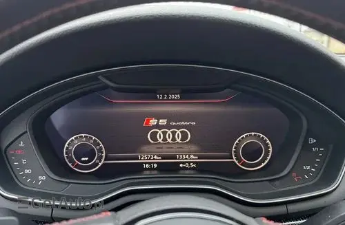 AUDI S5 