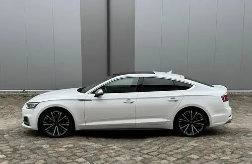 AUDI S5 