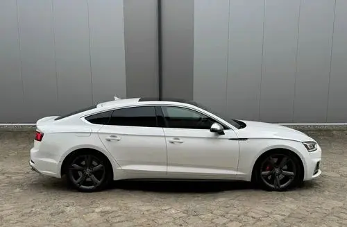 AUDI S5 
