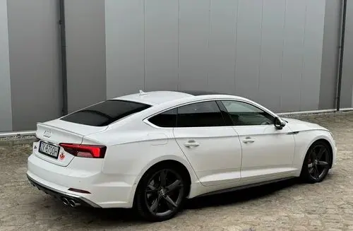 AUDI S5 