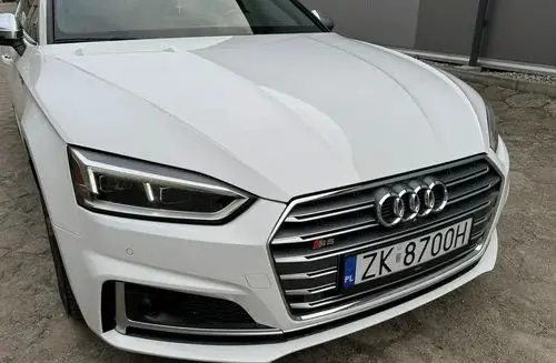 AUDI S5 