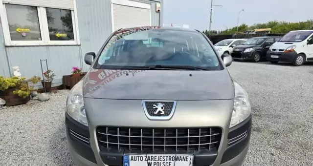 PEUGEOT 3008 