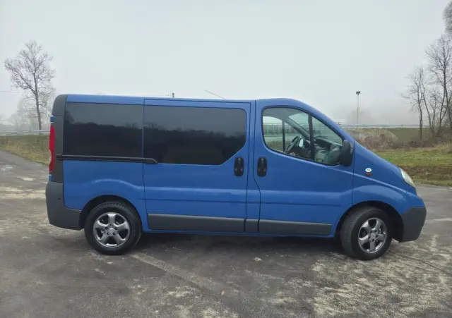 OPEL Vivaro 
